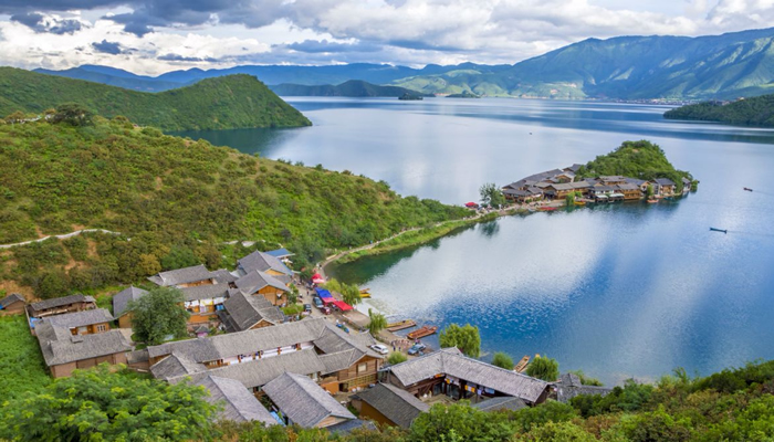 泸沽湖(hú)景色